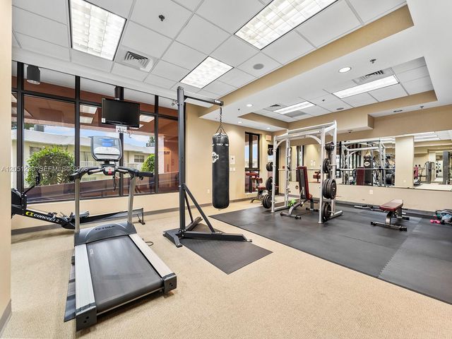 8390 SW 72nd Avenue 702, Miami, FL 33143