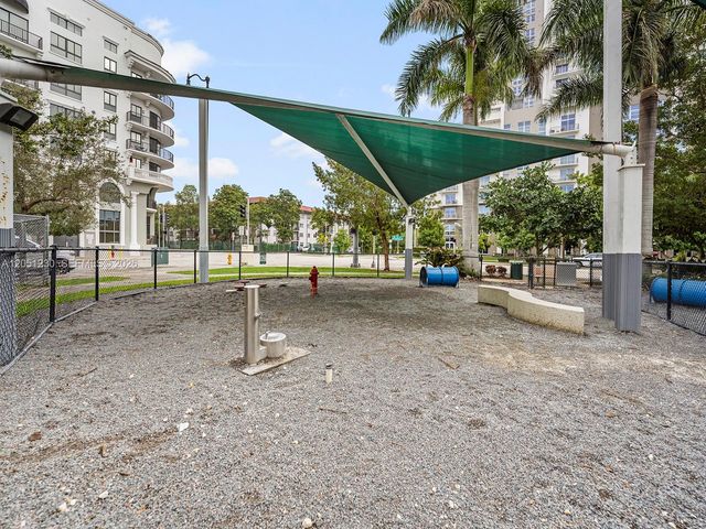 8390 SW 72nd Avenue 702, Miami, FL 33143