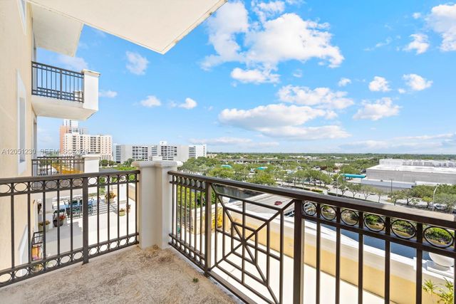 8390 SW 72nd Avenue 702, Miami, FL 33143