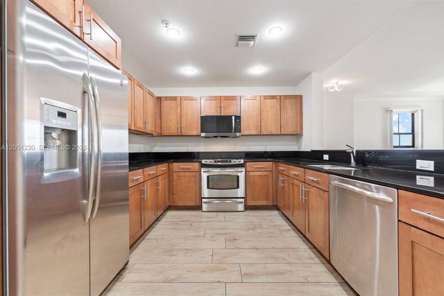8390 SW 72nd Avenue 702, Miami, FL 33143