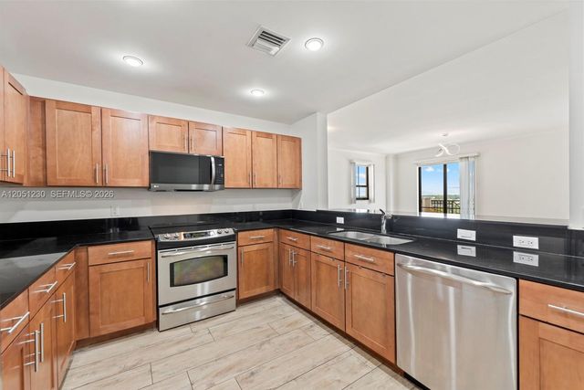 8390 SW 72nd Avenue 702, Miami, FL 33143