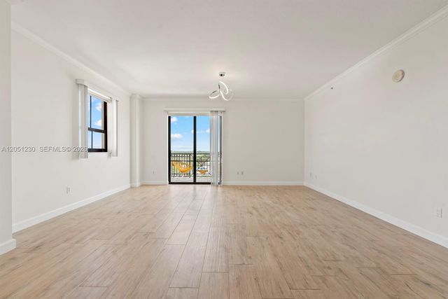 8390 SW 72nd Avenue 702, Miami, FL 33143