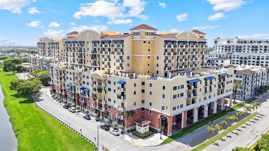 8390 SW 72nd Avenue 702, Miami, FL 33143