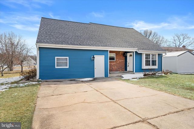 1 PEBBLE PL, Newark, DE 19702