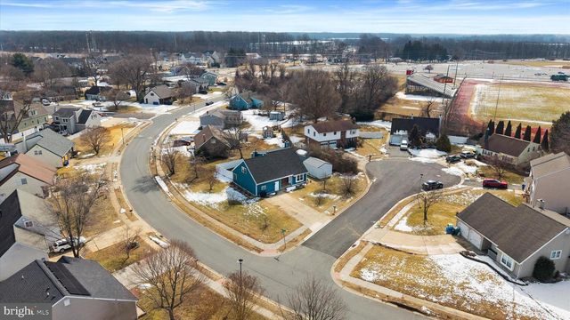 1 PEBBLE PL, Newark, DE 19702