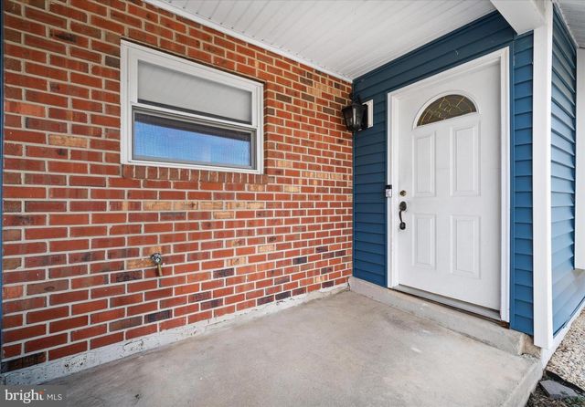 1 PEBBLE PL, Newark, DE 19702