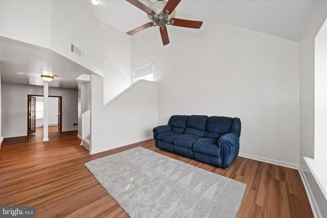 1 PEBBLE PL, Newark, DE 19702