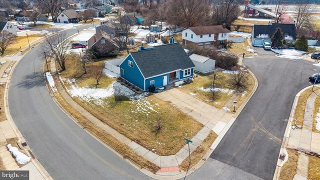 1 PEBBLE PL, Newark, DE 19702