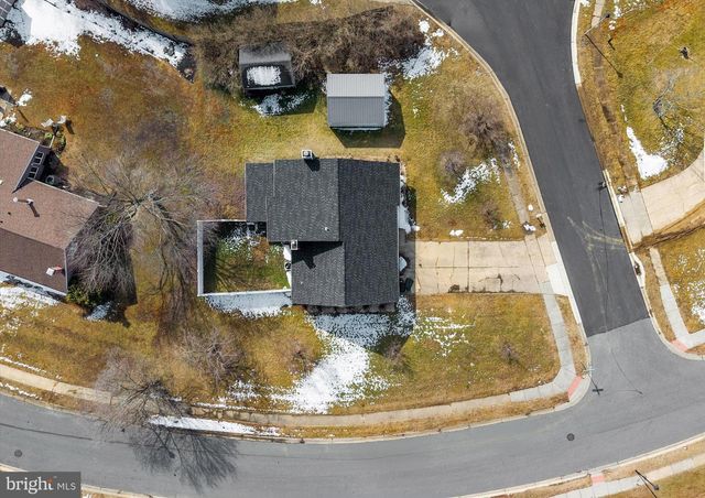 1 PEBBLE PL, Newark, DE 19702