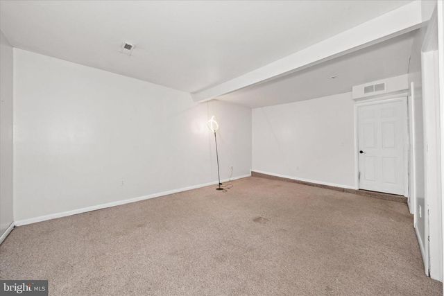 1 PEBBLE PL, Newark, DE 19702