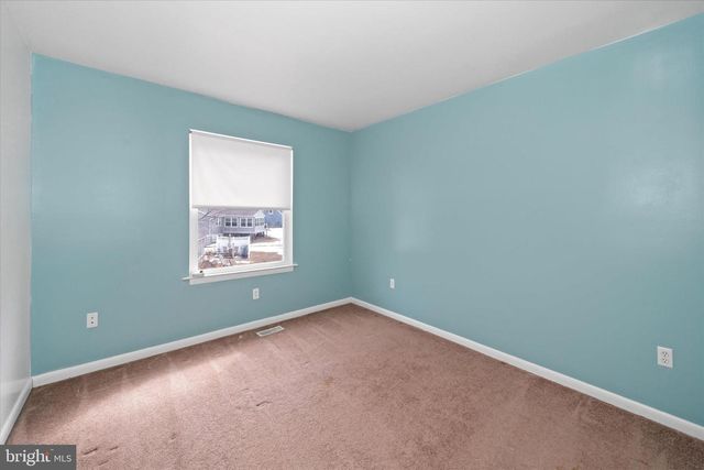 1 PEBBLE PL, Newark, DE 19702