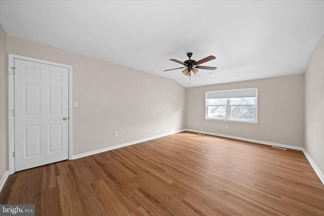 1 PEBBLE PL, Newark, DE 19702