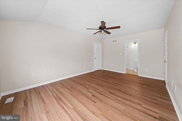 1 PEBBLE PL, Newark, DE 19702