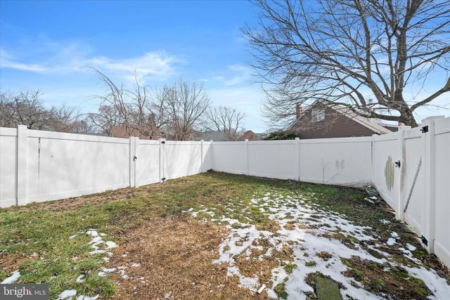 1 PEBBLE PL, Newark, DE 19702