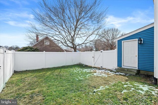 1 PEBBLE PL, Newark, DE 19702