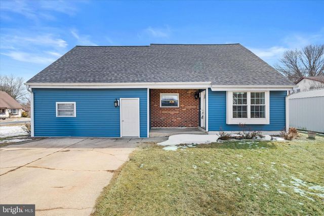 1 PEBBLE PL, Newark, DE 19702