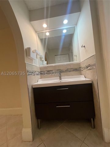 10101 W Sunrise Blvd 106, Plantation, FL 33322