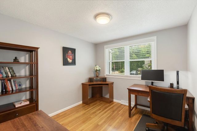 33 Marion St, Wilmington, MA 01887