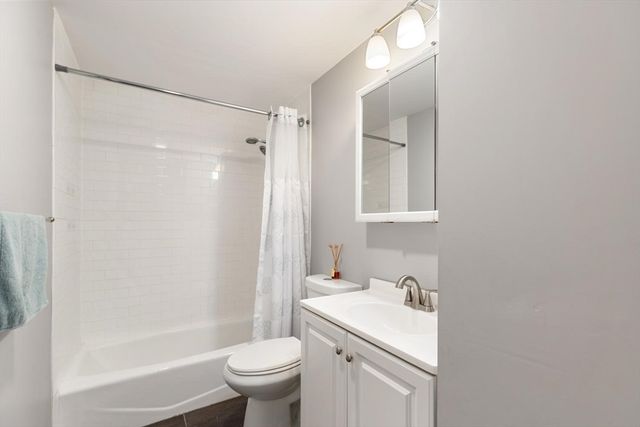 33 Marion St, Wilmington, MA 01887