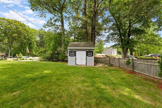 33 Marion St, Wilmington, MA 01887
