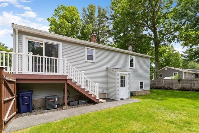 33 Marion St, Wilmington, MA 01887