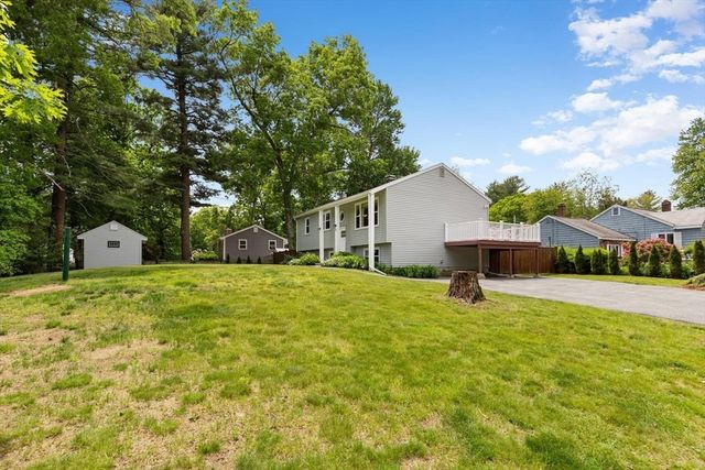 33 Marion St, Wilmington, MA 01887
