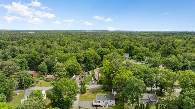 33 Marion St, Wilmington, MA 01887