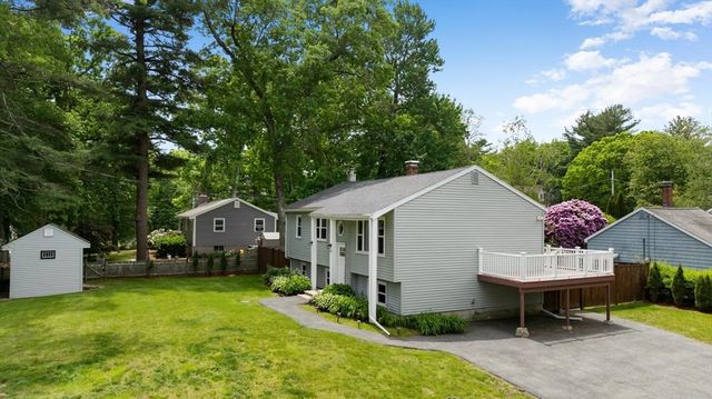 33 Marion St, Wilmington, MA 01887