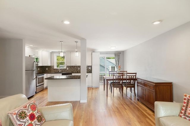 33 Marion St, Wilmington, MA 01887