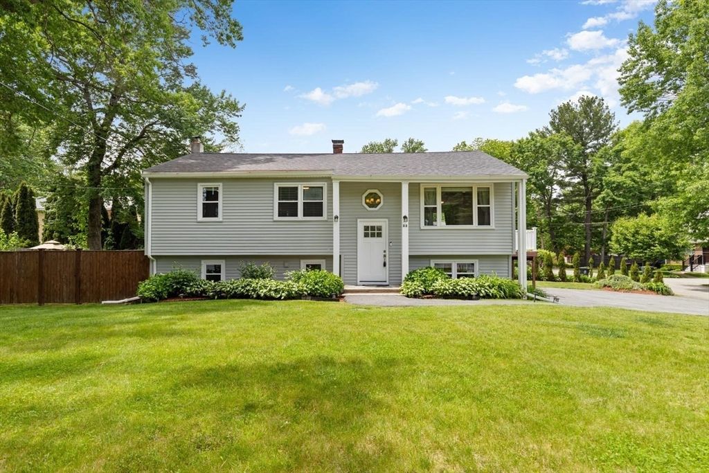 33 Marion St, Wilmington, MA 01887