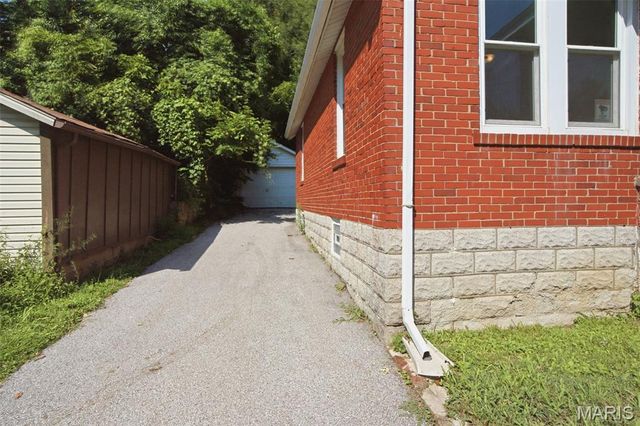 8149 Allen Avenue, St Louis, MO 63114