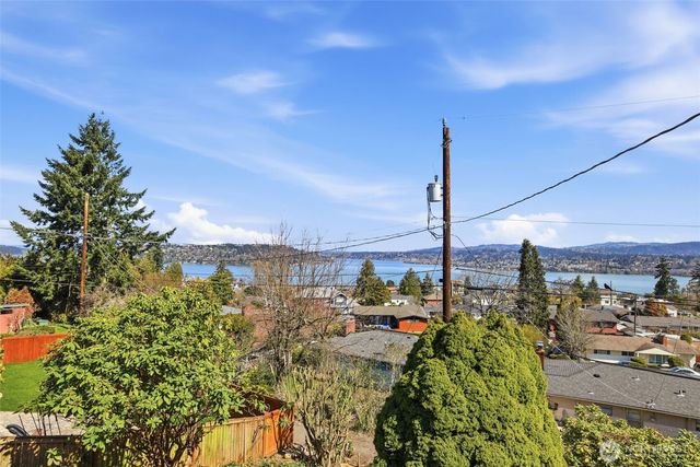 11038 Auburn Avenue S, Seattle, WA 98178