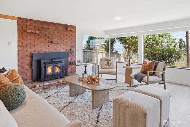 11038 Auburn Avenue S, Seattle, WA 98178