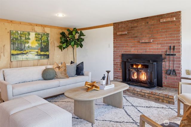 11038 Auburn Avenue S, Seattle, WA 98178