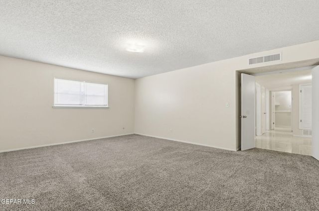 3329 OLD SPANISH Trail, El Paso, TX 79904