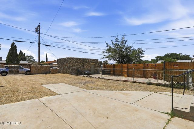 3329 OLD SPANISH Trail, El Paso, TX 79904
