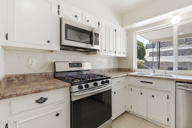3329 OLD SPANISH Trail, El Paso, TX 79904