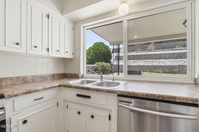 3329 OLD SPANISH Trail, El Paso, TX 79904