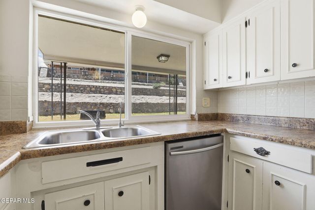 3329 OLD SPANISH Trail, El Paso, TX 79904