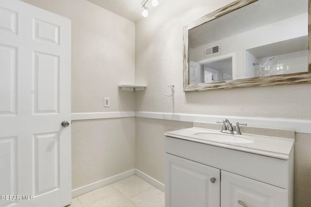 3329 OLD SPANISH Trail, El Paso, TX 79904