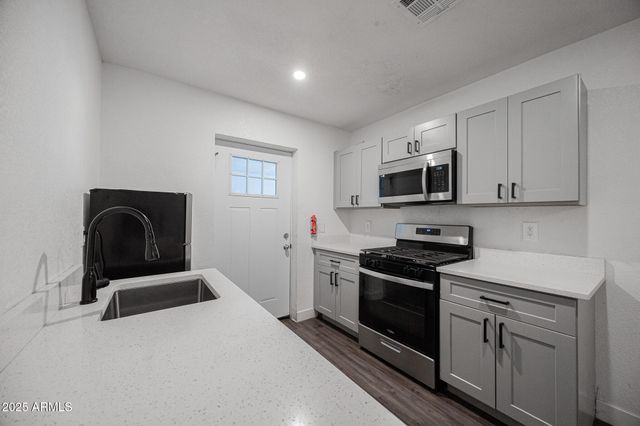 2802 N 36TH Street 3, Phoenix, AZ 85008