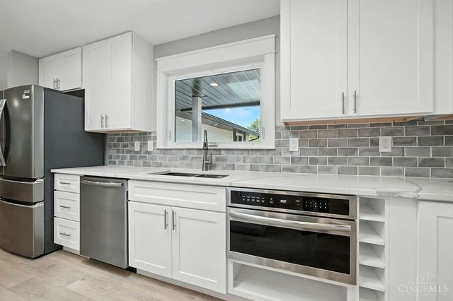 141 W Concord Drive, Lebanon, OH 45036