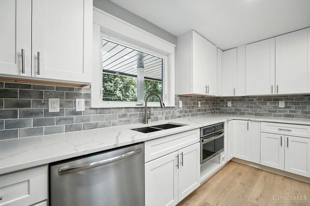 141 W Concord Drive, Lebanon, OH 45036