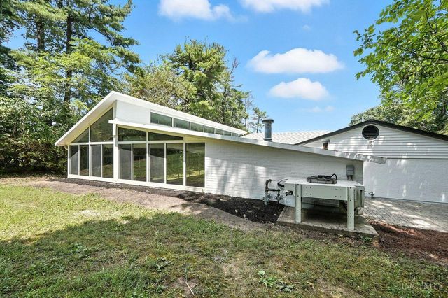 141 W Concord Drive, Lebanon, OH 45036