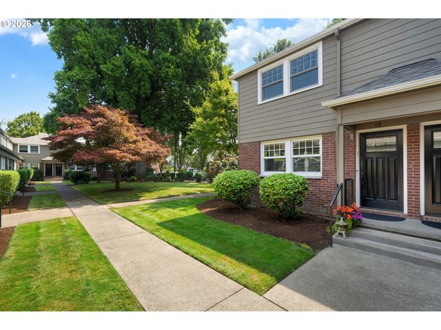 2555 Nw SAVIER St 18, Portland, OR 97210