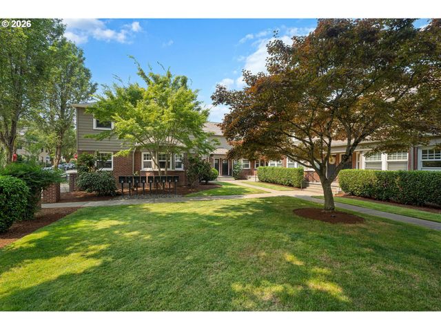 2555 Nw SAVIER St 18, Portland, OR 97210