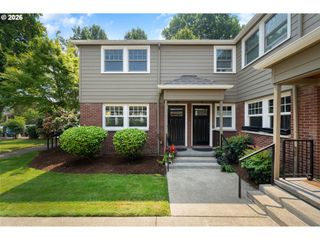 2555 Nw SAVIER St 18, Portland, OR 97210
