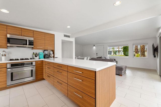 45720 Abronia Trail, Palm Desert, CA 92260