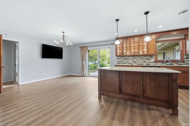 1818 Westgate Drive, Fort Wayne, IN 46808