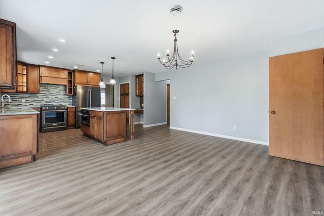 1818 Westgate Drive, Fort Wayne, IN 46808